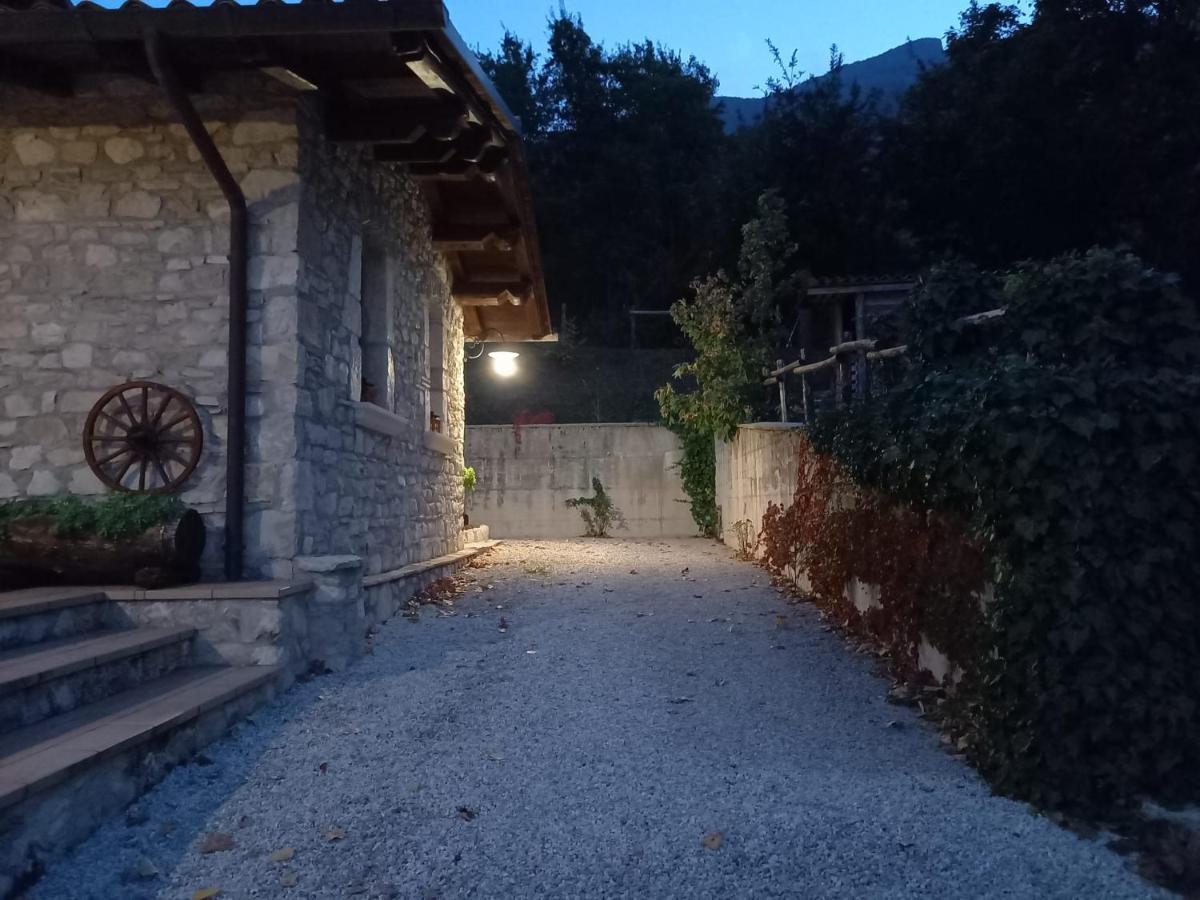 Appartamento Vacanze Il Daino Leonessa Eksteriør billede